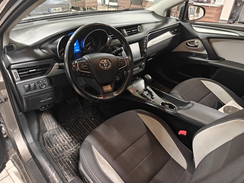 Toyota Avensis vaihtoauto