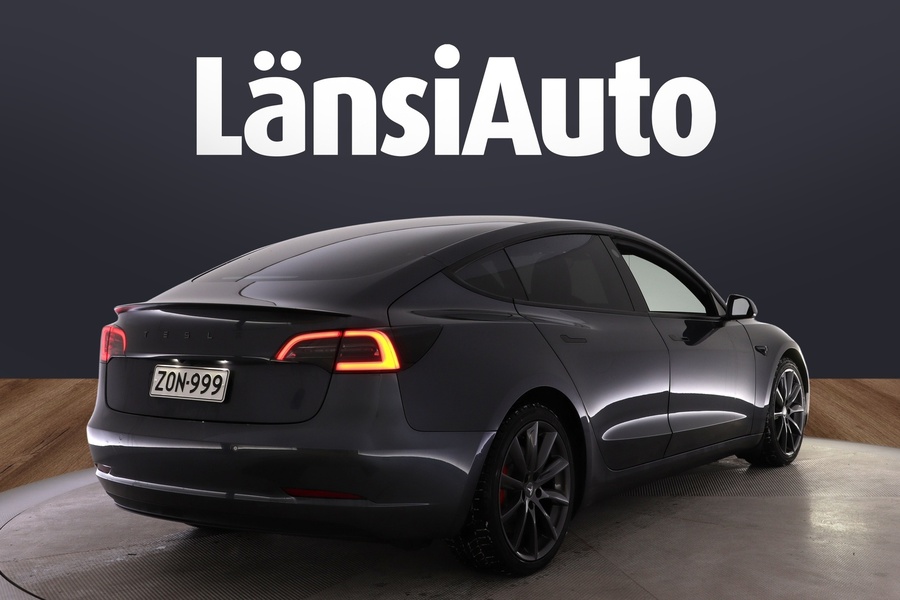 Tesla Model 3 vaihtoauto