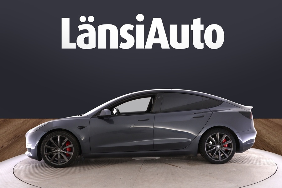 Tesla Model 3 vaihtoauto