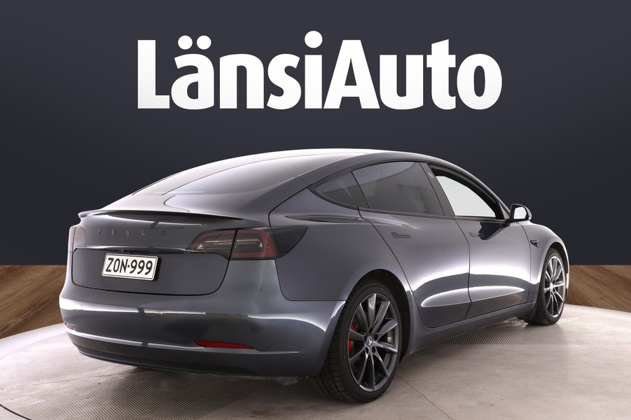 Tesla Model 3 vaihtoauto