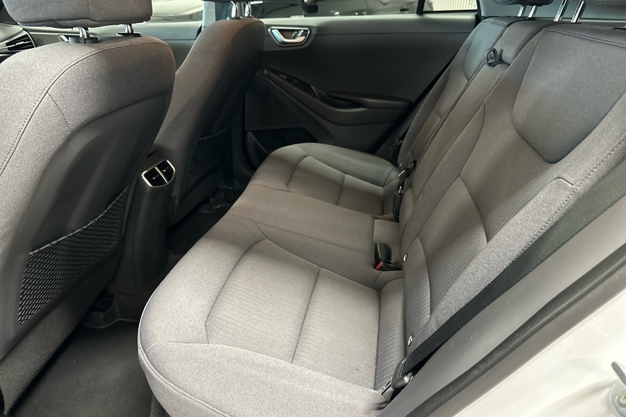 Hyundai IONIQ hybrid vaihtoauto