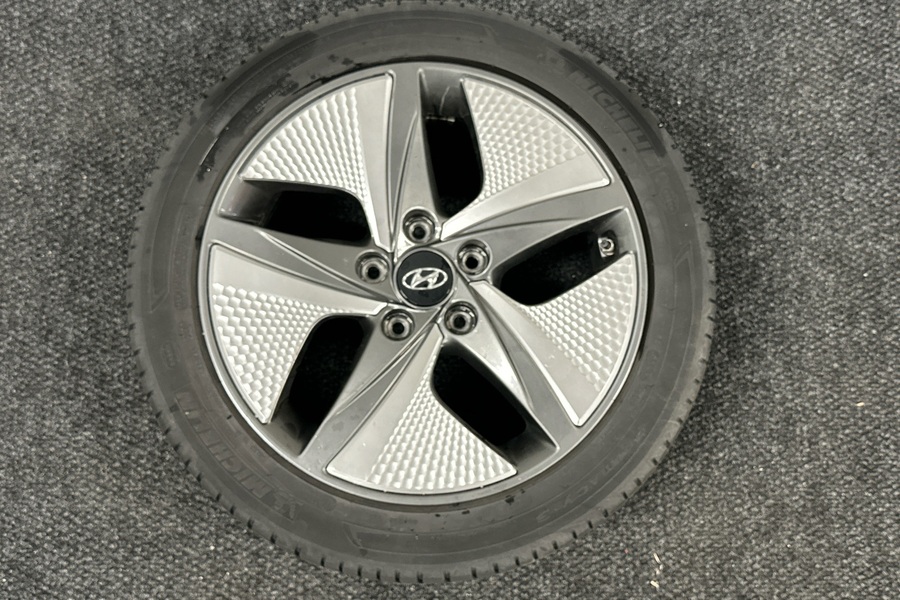 Hyundai IONIQ hybrid vaihtoauto