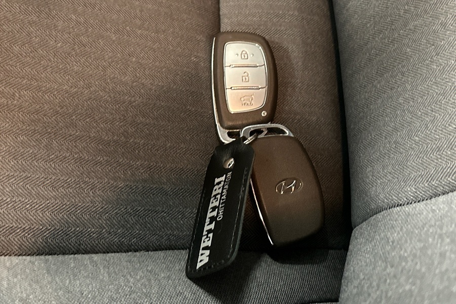 Hyundai IONIQ hybrid vaihtoauto