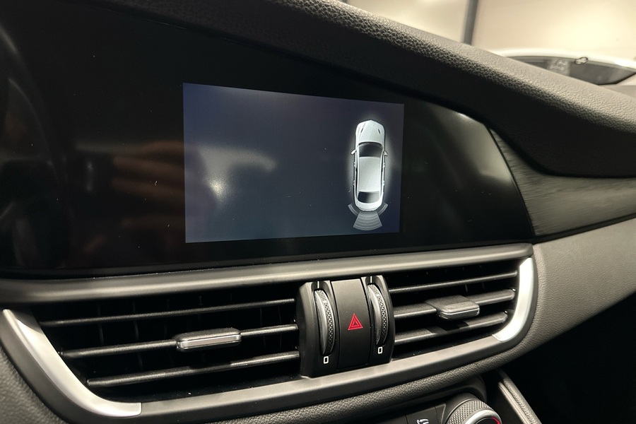 Alfa Romeo Giulia vaihtoauto