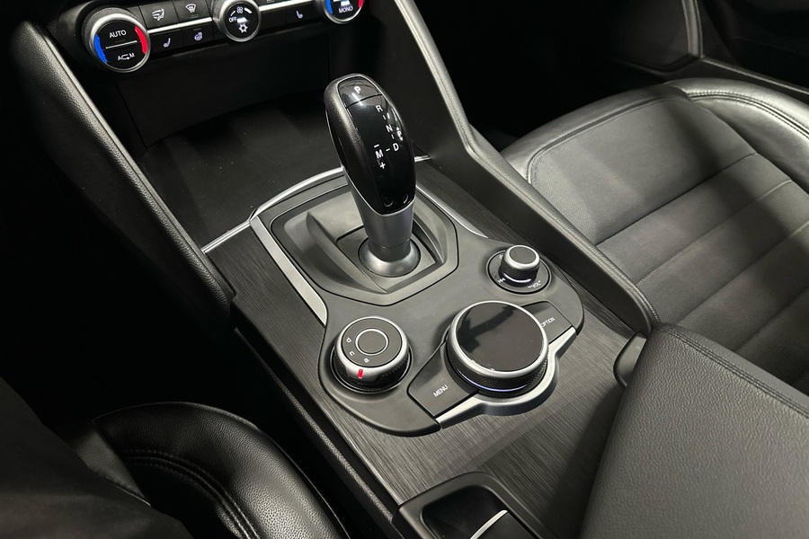 Alfa Romeo Giulia vaihtoauto