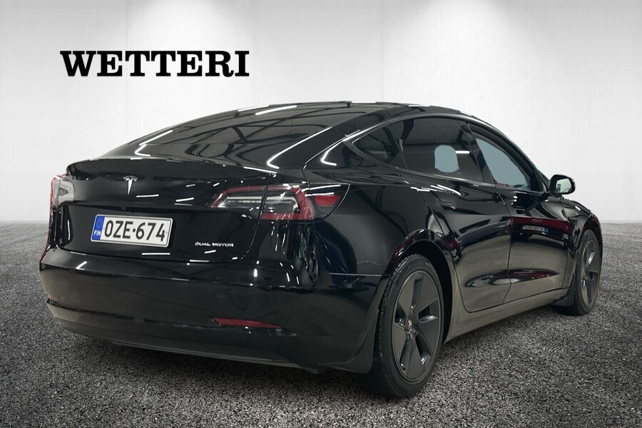 Tesla Model 3 vaihtoauto