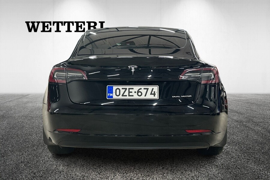 Tesla Model 3 vaihtoauto