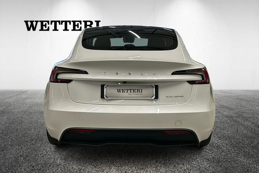 Tesla Model 3 vaihtoauto