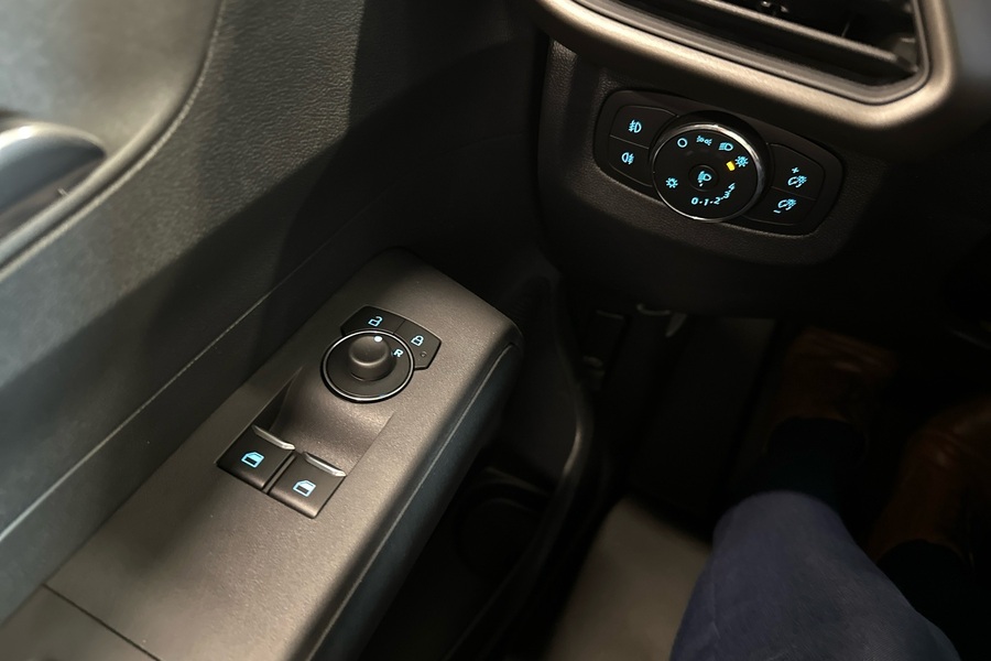 Ford Transit Courier vaihtoauto