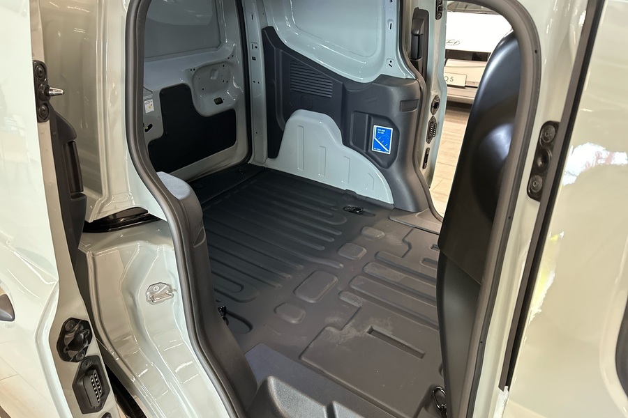 Ford Transit Courier vaihtoauto