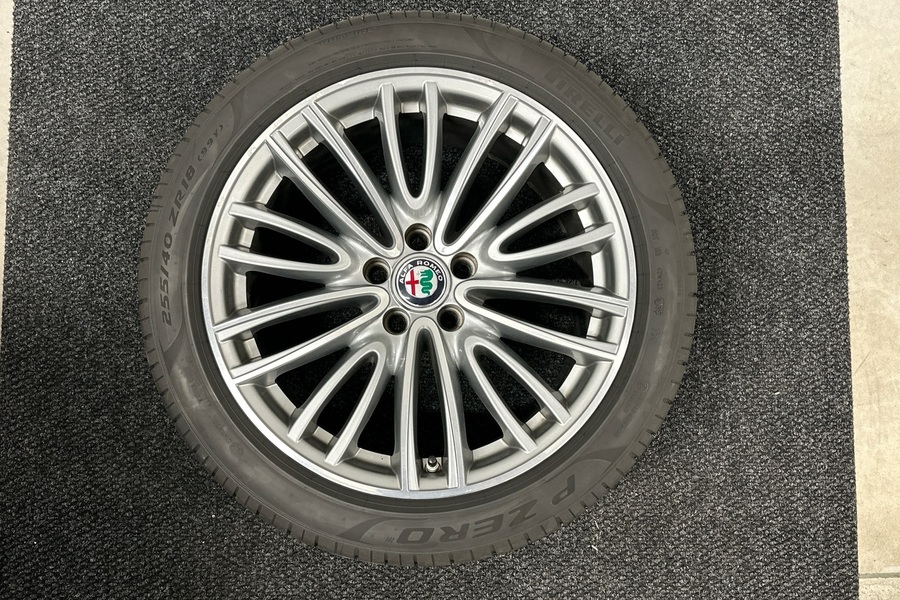 Alfa Romeo Giulia vaihtoauto