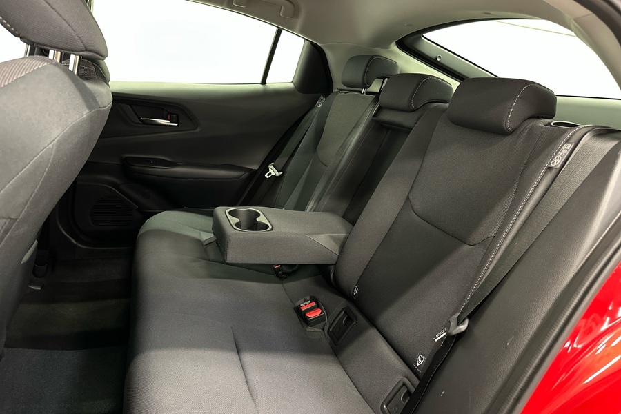 Toyota Prius Plug-in vaihtoauto