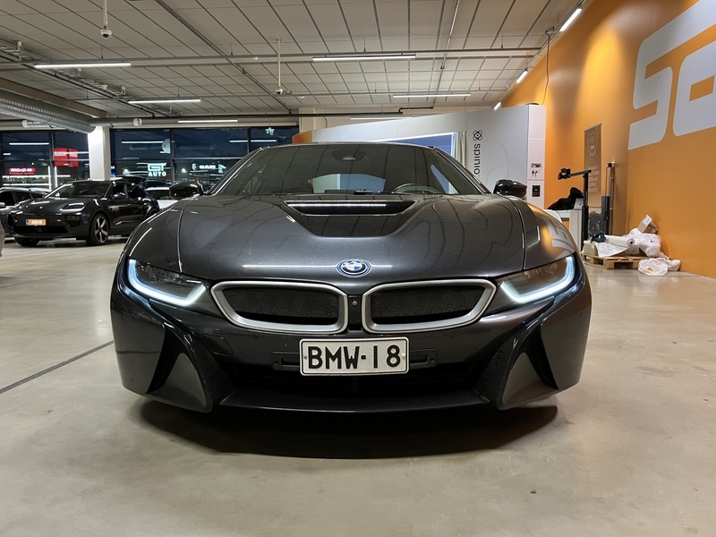 BMW i8 vaihtoauto