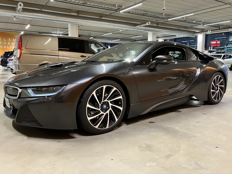 BMW i8 vaihtoauto