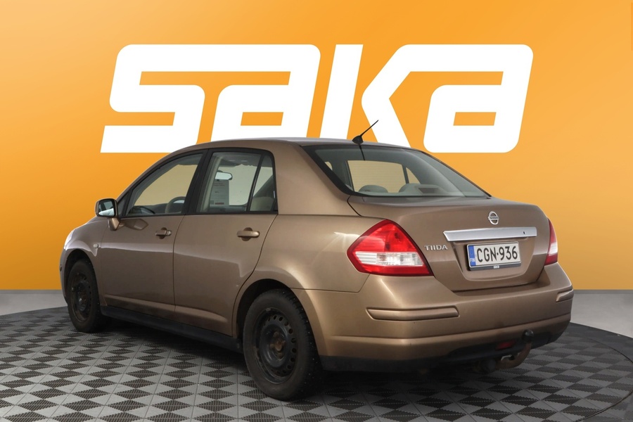 Nissan Tiida vaihtoauto