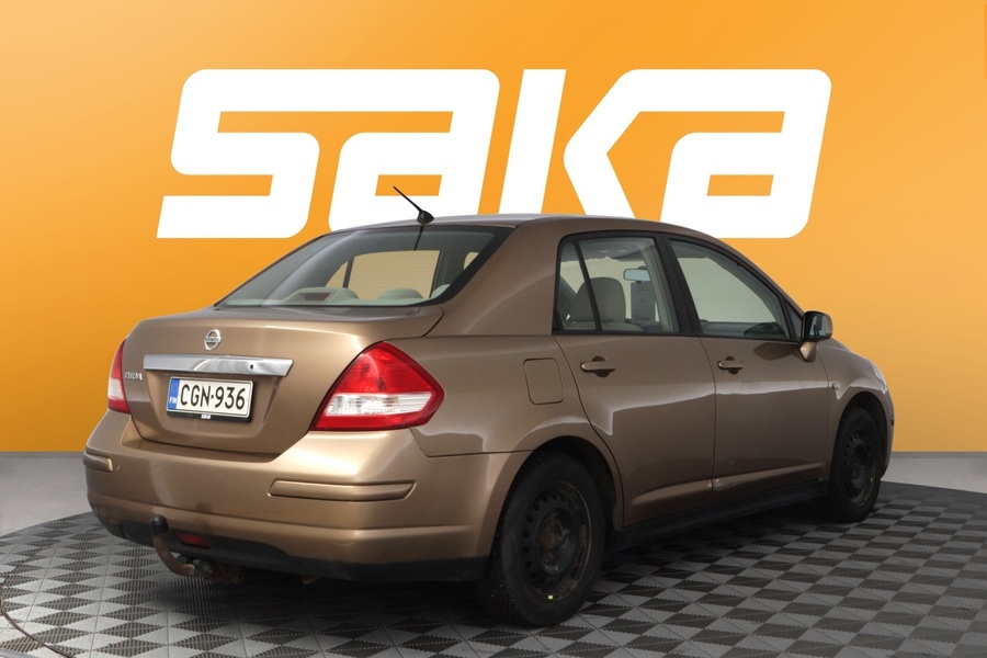 Nissan Tiida vaihtoauto