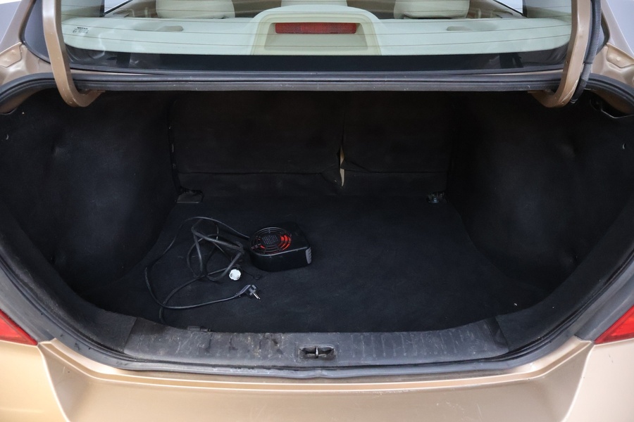 Nissan Tiida vaihtoauto