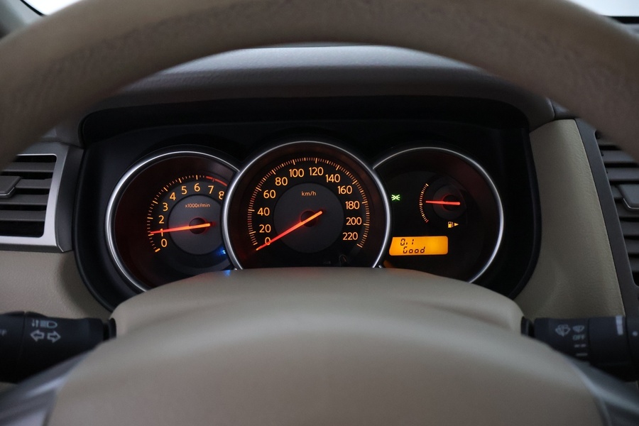 Nissan Tiida vaihtoauto