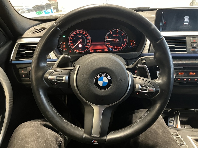 BMW 330 vaihtoauto