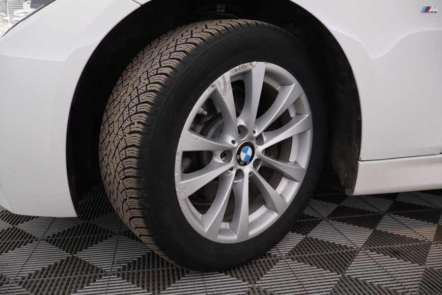 BMW 330 vaihtoauto