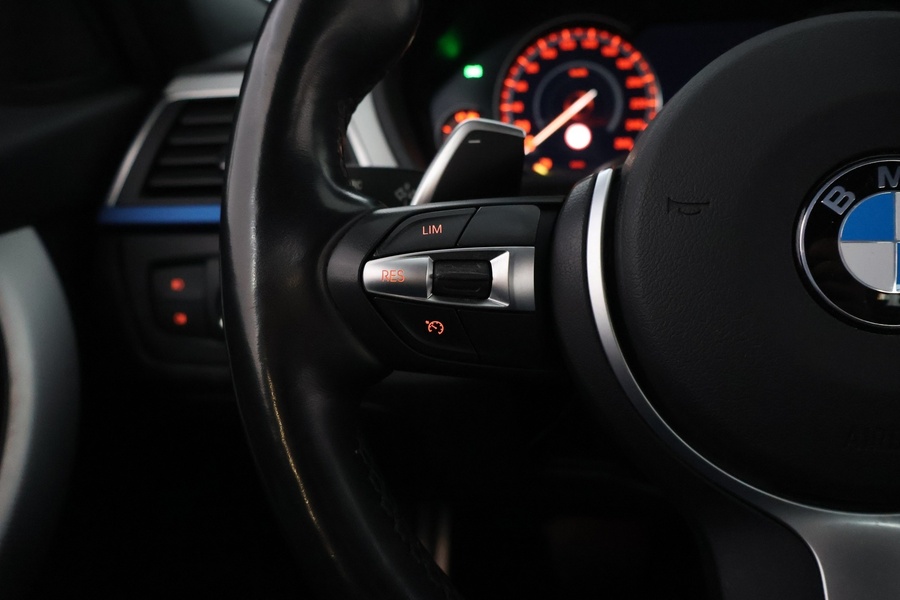 BMW 330 vaihtoauto