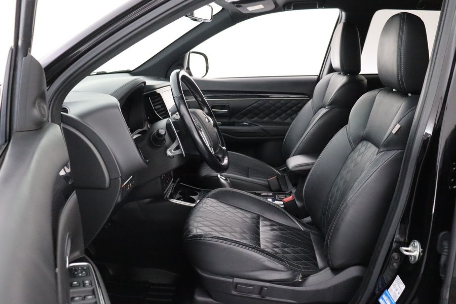 Mitsubishi Outlander PHEV vaihtoauto