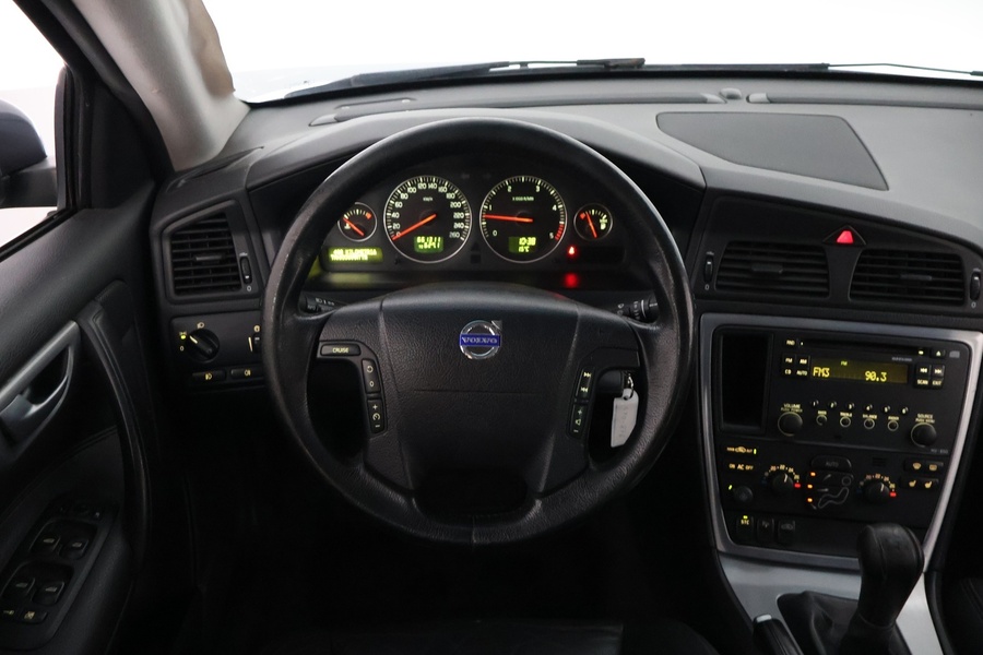 Volvo V70 vaihtoauto