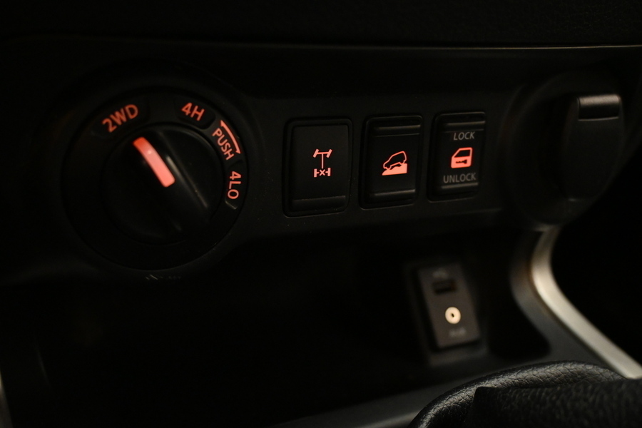 Nissan Navara vaihtoauto