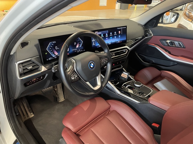 BMW 330 vaihtoauto
