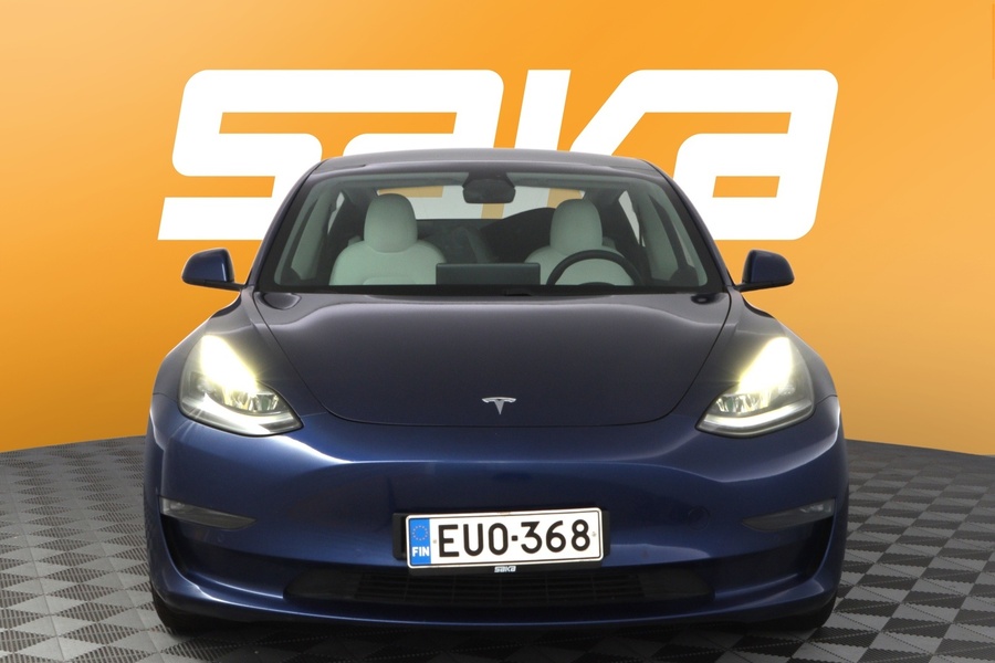 Tesla Model 3 vaihtoauto