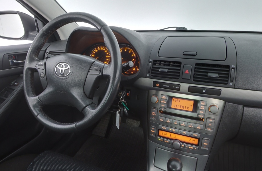 Toyota Avensis vaihtoauto