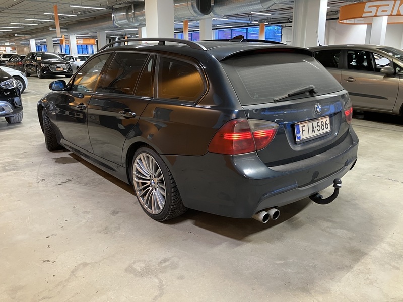 BMW 330 vaihtoauto