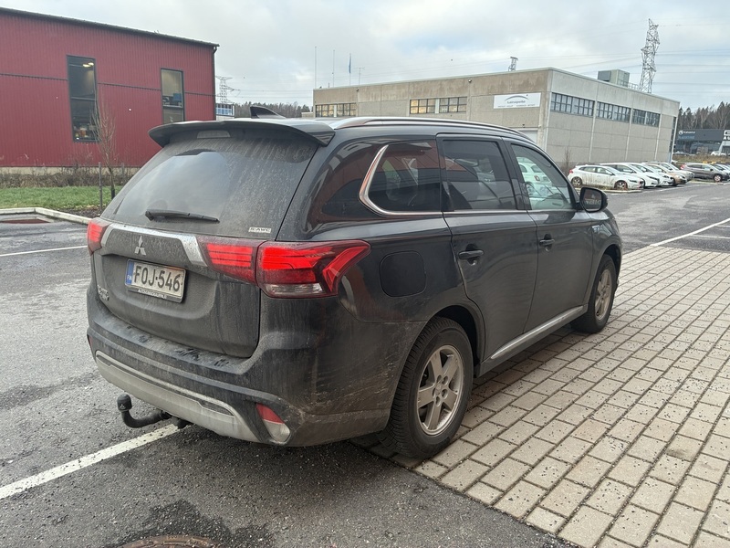 Mitsubishi Outlander PHEV vaihtoauto