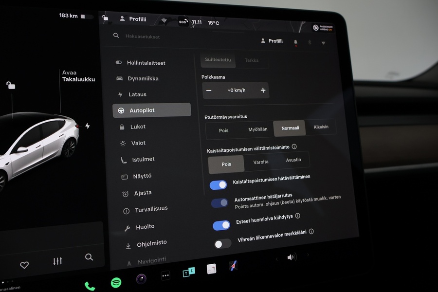 Tesla Model 3 vaihtoauto