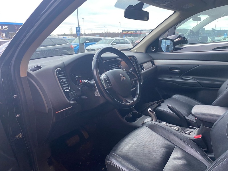 Mitsubishi Outlander PHEV vaihtoauto