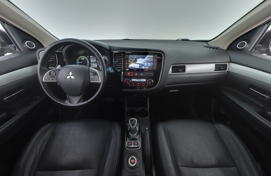 Mitsubishi Outlander PHEV vaihtoauto