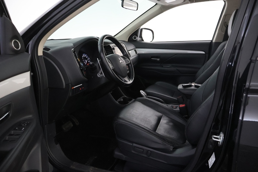 Mitsubishi Outlander PHEV vaihtoauto