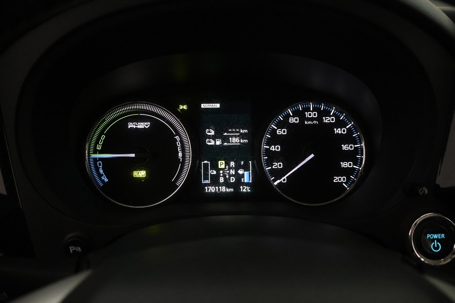 Mitsubishi Outlander PHEV vaihtoauto