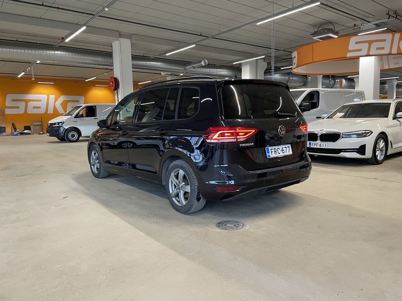 Volkswagen Touran vaihtoauto