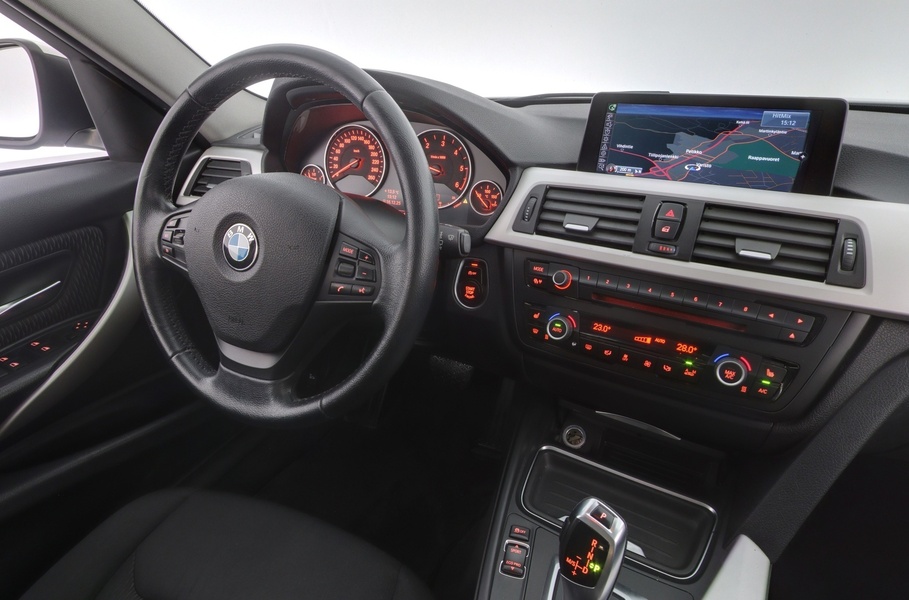 BMW 320 vaihtoauto