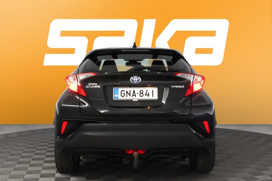 Toyota C-HR vaihtoauto