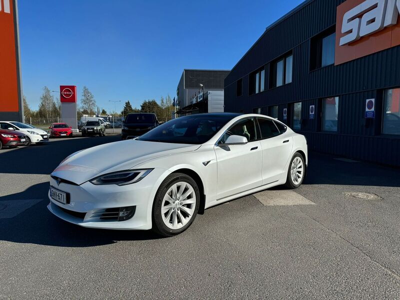 Tesla Model S vaihtoauto