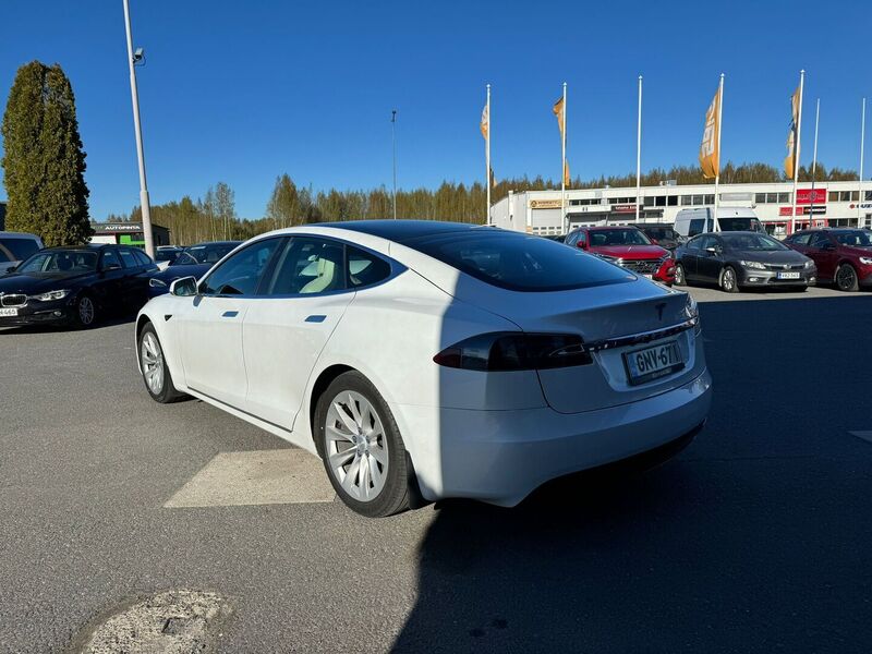 Tesla Model S vaihtoauto