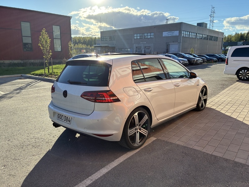 Volkswagen Golf vaihtoauto