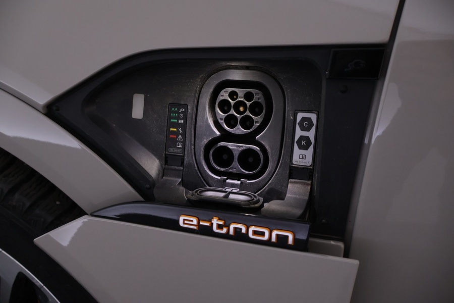 Audi e-tron vaihtoauto