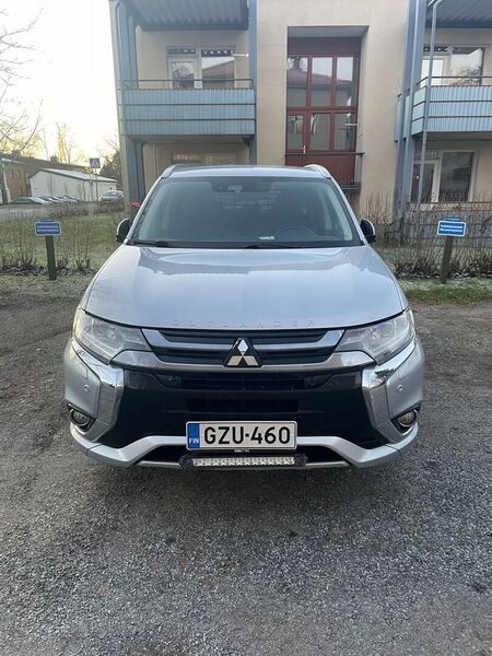 Mitsubishi Outlander vaihtoauto