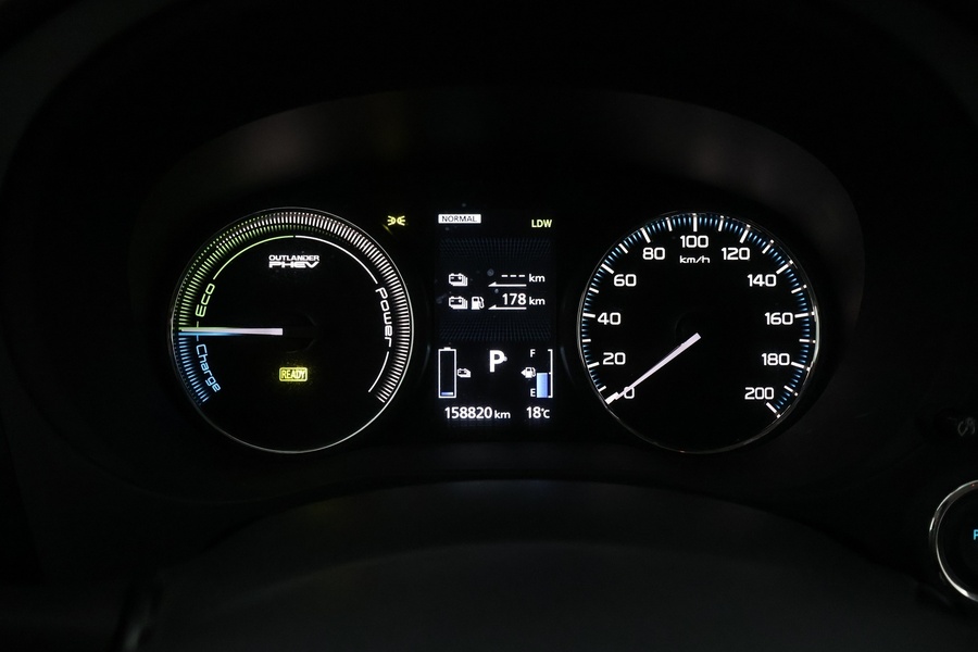 Mitsubishi Outlander PHEV vaihtoauto