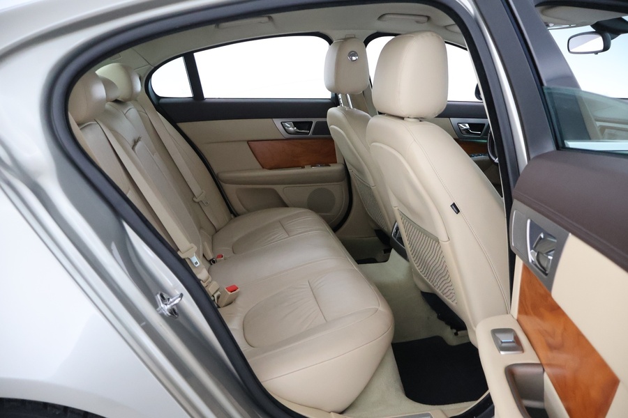 Jaguar XF vaihtoauto