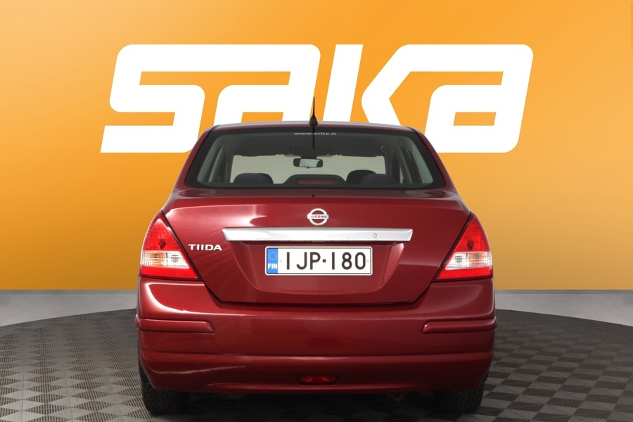 Nissan Tiida vaihtoauto