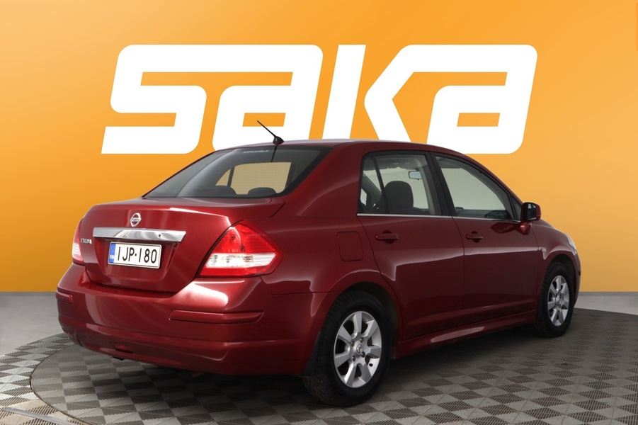 Nissan Tiida vaihtoauto